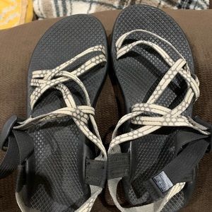Women’s Chacos Brand new